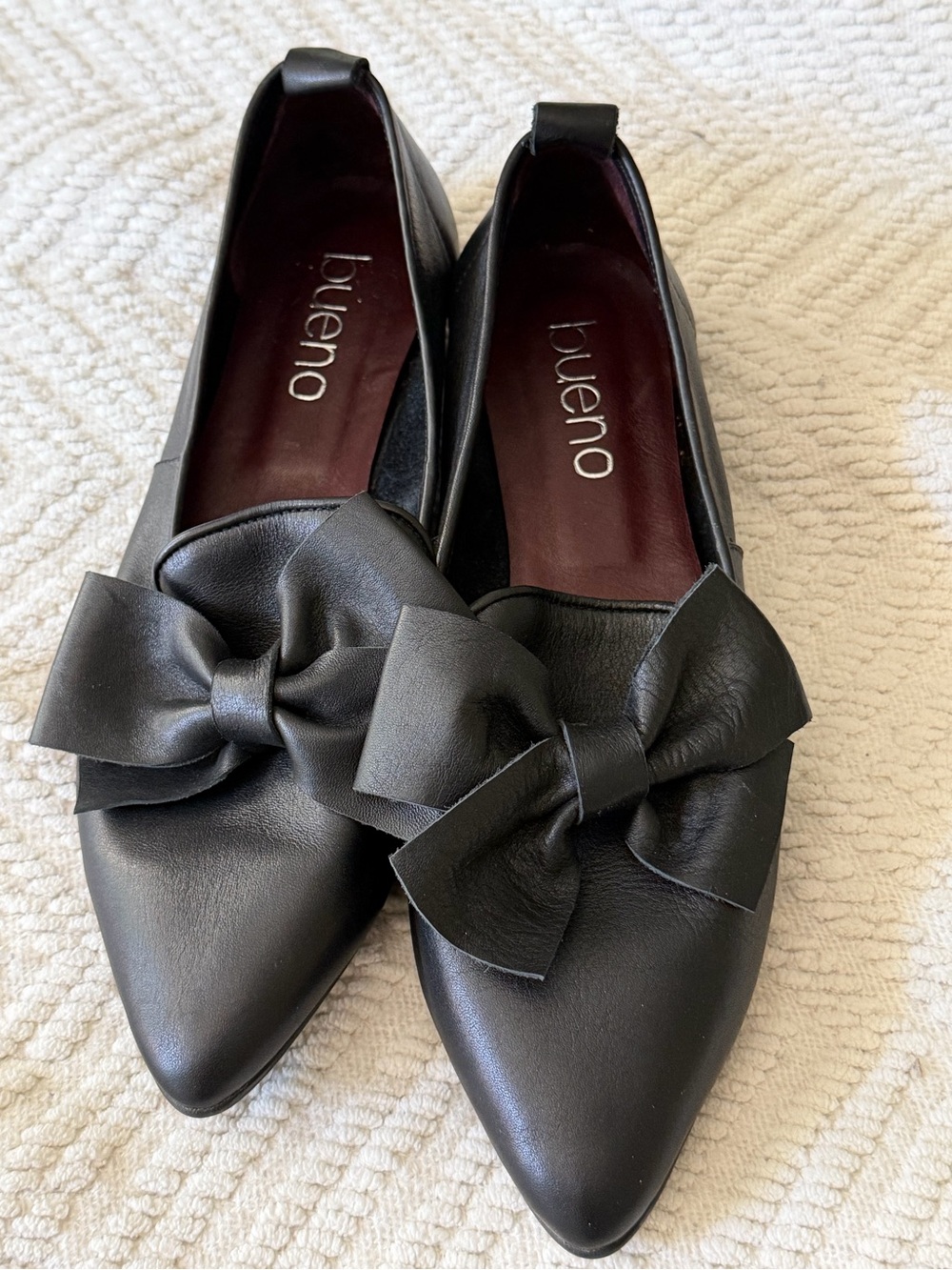 BUENO Black genuine leather  Pointed-Toe Bow Flats - 39 (8.5-9)